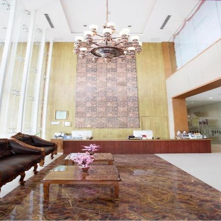 The Atrium Hotel & Resort Yogyakarta Melati Экстерьер фото