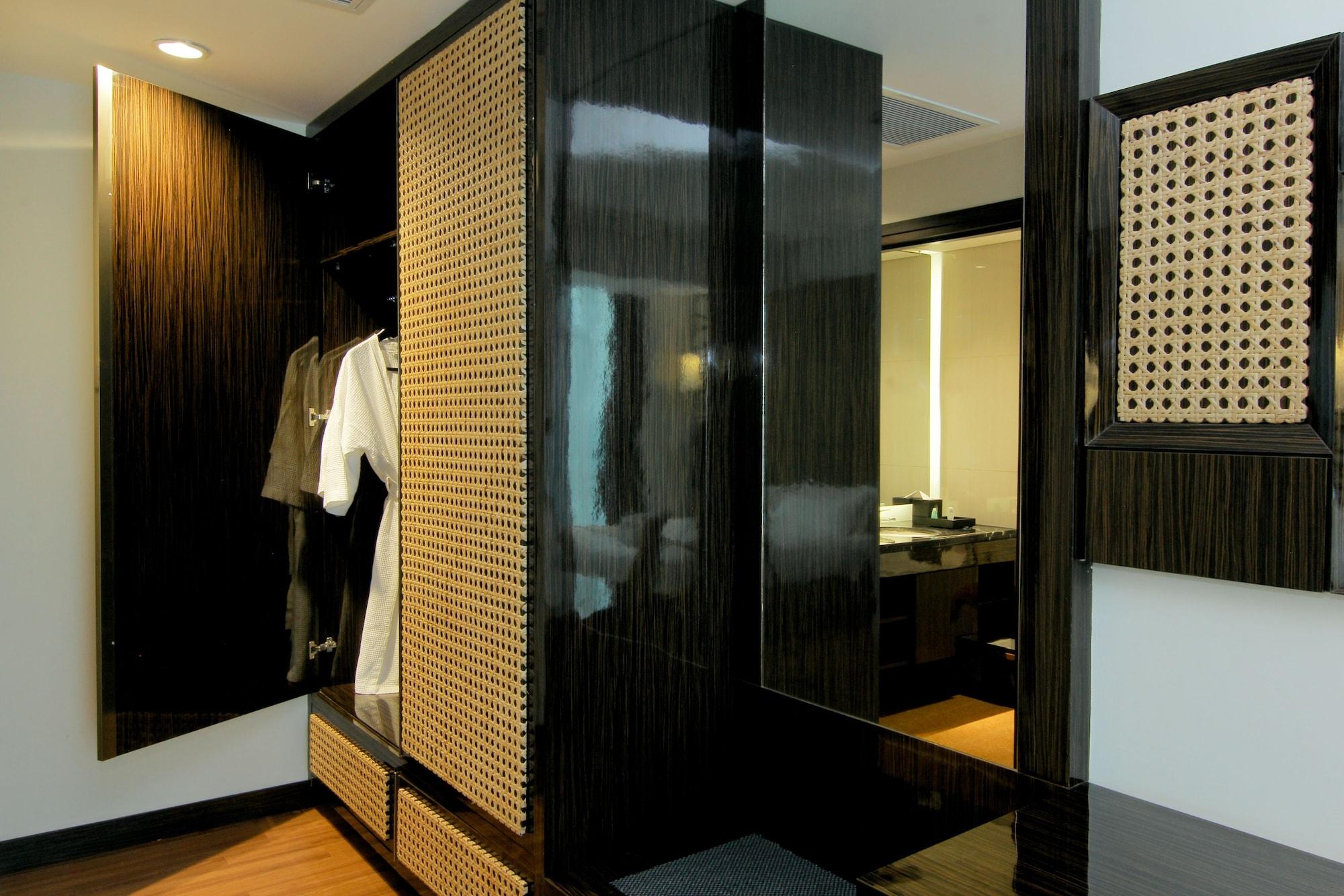 The Atrium Hotel & Resort Yogyakarta Melati Экстерьер фото
