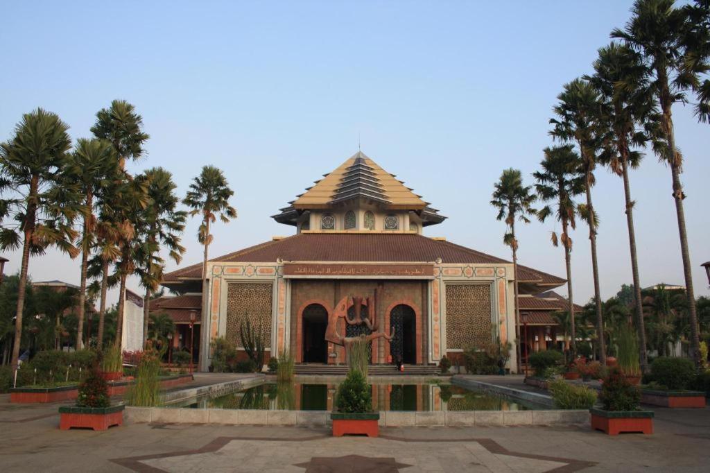 The Atrium Hotel & Resort Yogyakarta Melati Экстерьер фото