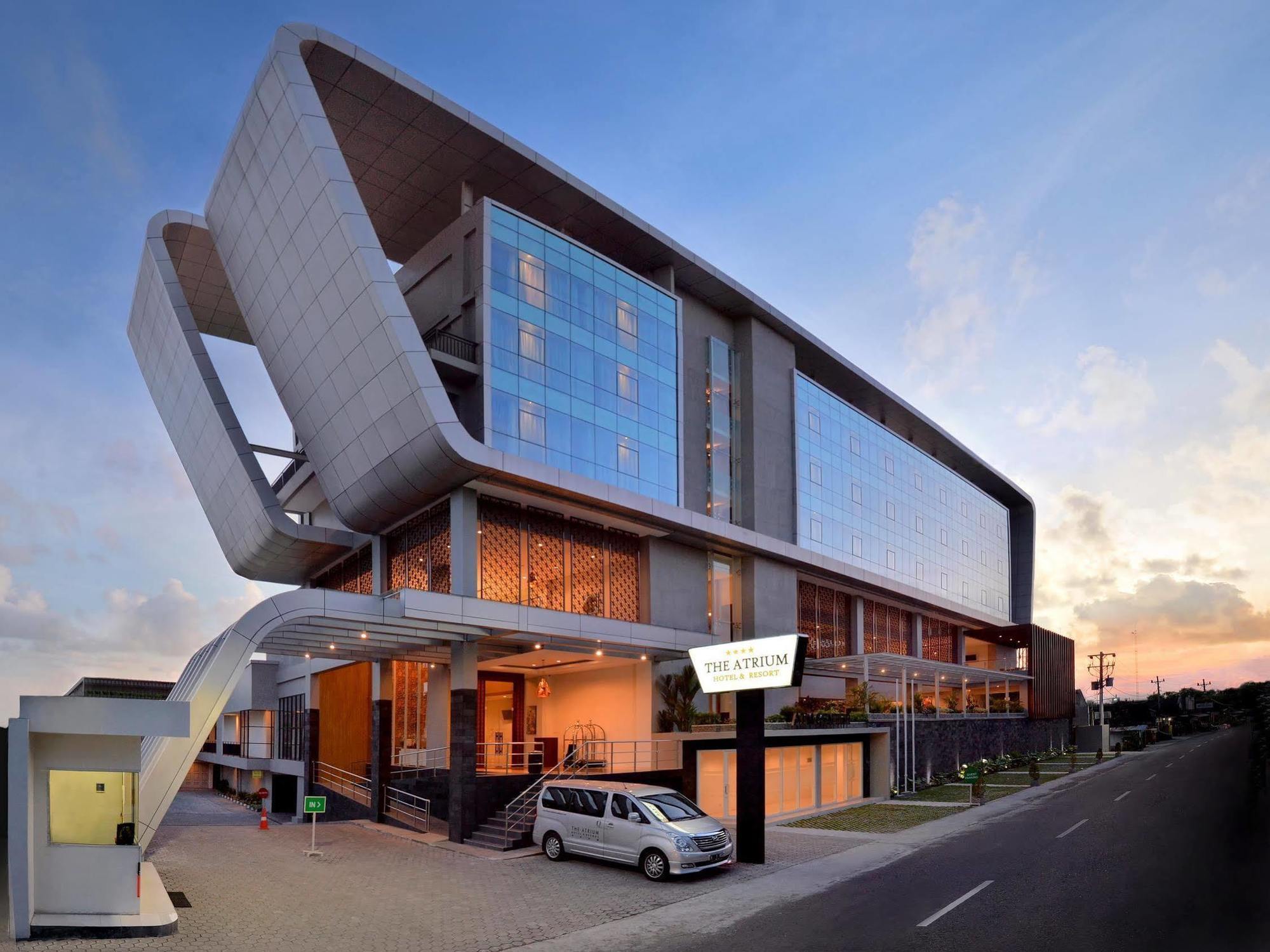 The Atrium Hotel & Resort Yogyakarta Melati Экстерьер фото