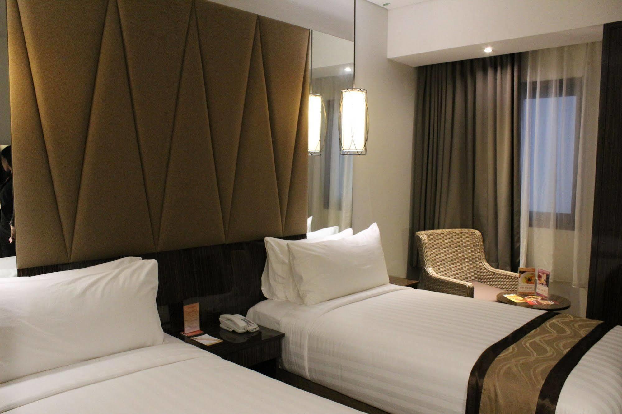 The Atrium Hotel & Resort Yogyakarta Melati Экстерьер фото