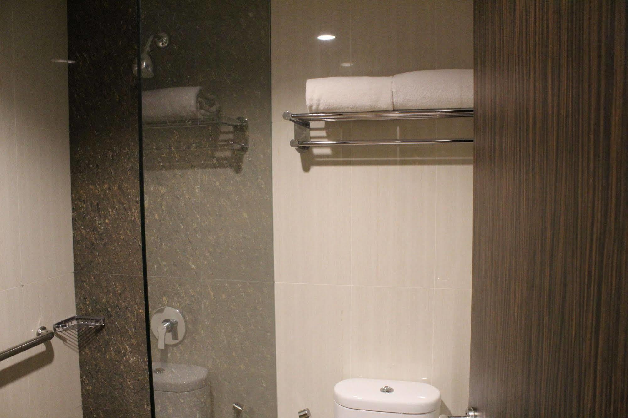 The Atrium Hotel & Resort Yogyakarta Melati Экстерьер фото