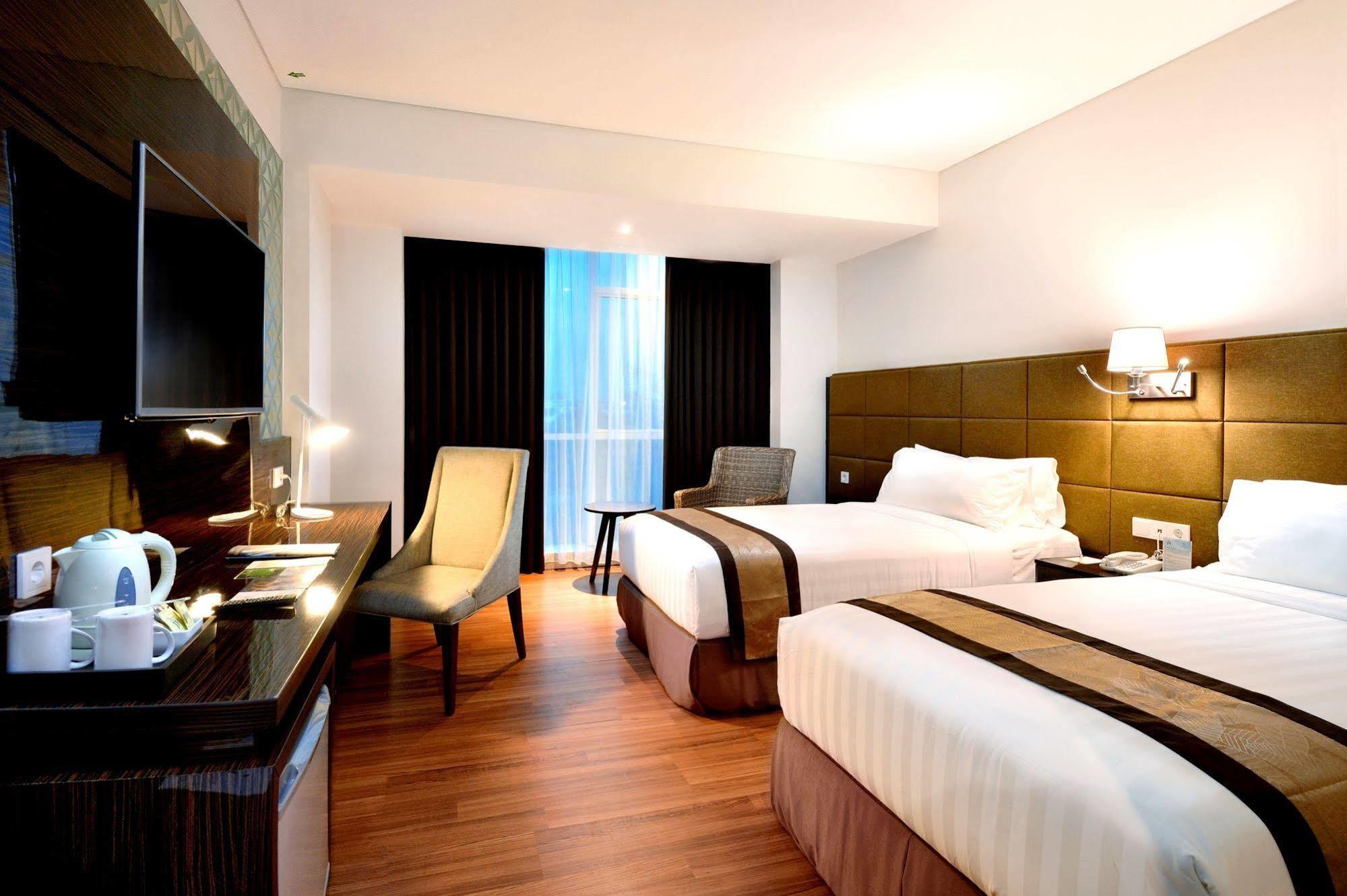 The Atrium Hotel & Resort Yogyakarta Melati Экстерьер фото