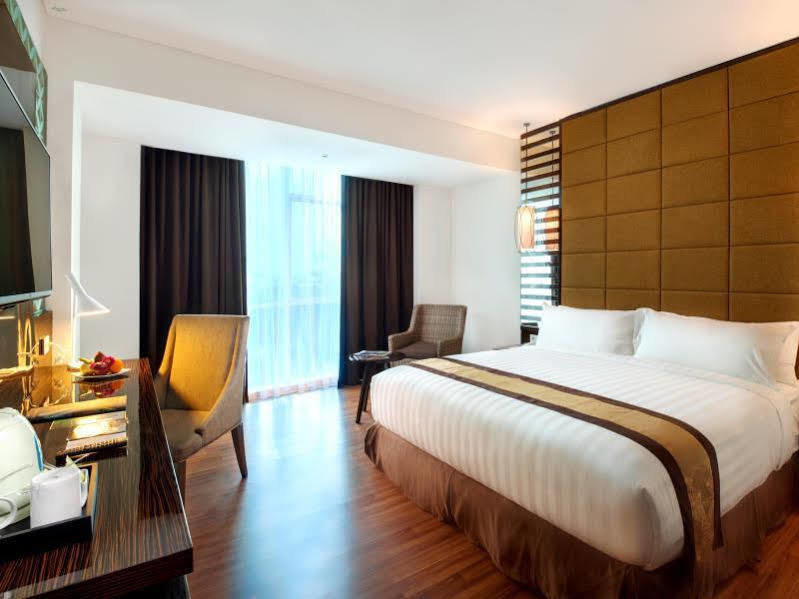 The Atrium Hotel & Resort Yogyakarta Melati Экстерьер фото