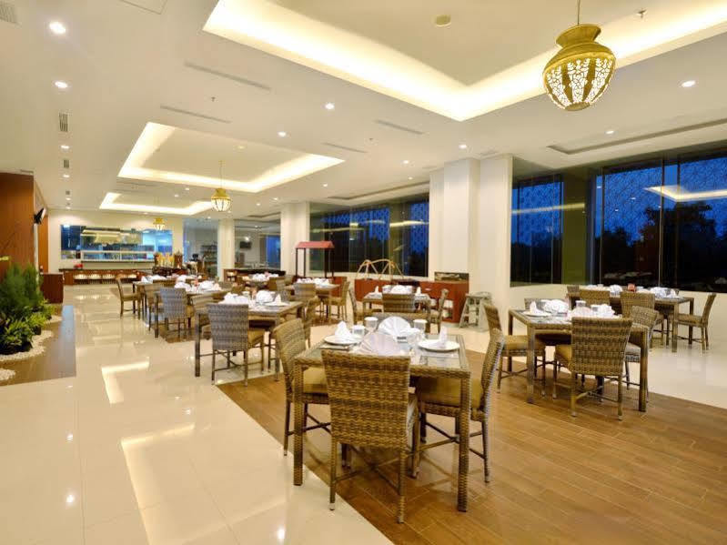 The Atrium Hotel & Resort Yogyakarta Melati Экстерьер фото