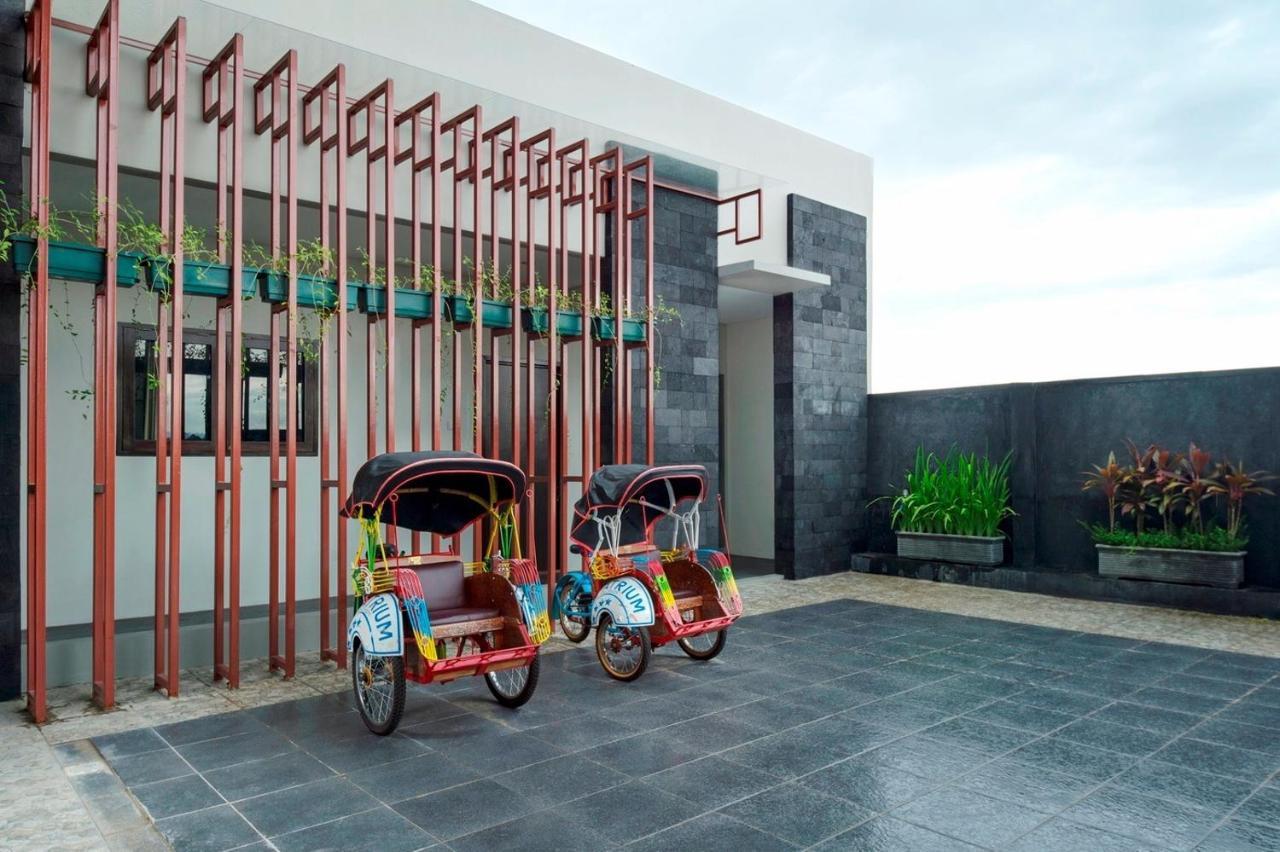 The Atrium Hotel & Resort Yogyakarta Melati Экстерьер фото