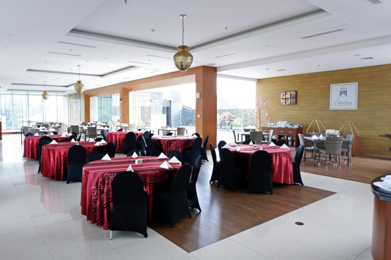 The Atrium Hotel & Resort Yogyakarta Melati Экстерьер фото